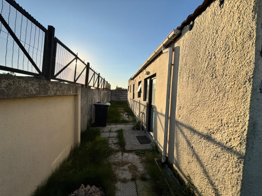 5 Bedroom Property for Sale in Russels Rest Western Cape